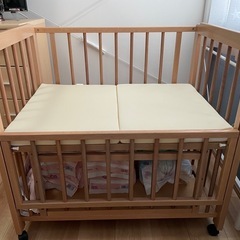 ベビーベッドの画像