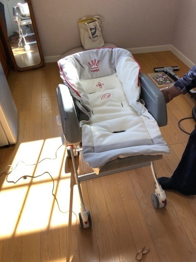 combi 電動ベビーバウンサー