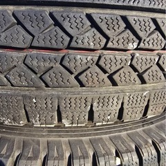 キャラバン　スタッドレス　195/80r15 4本の画像