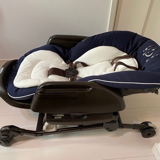 極美品コンビ 新生児対応 ハイローベッド＆チェア ネムリラ エッグショック