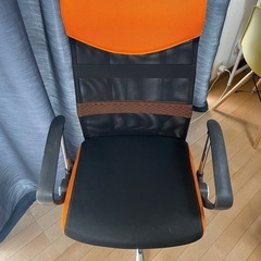 チェア/オレンジ/黒の画像