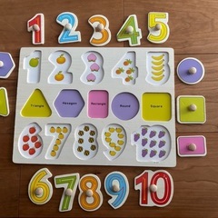 知育玩具　乗り物パズルと数字パズルの画像