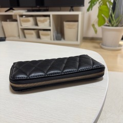 【取引決定】角スレ無し！黒のキルティング長財布♡