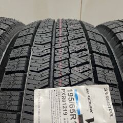 【新品】引取可能 24年製 BS BRIDGESTONE BLIZAK VRX2 195/65R15 91Q 15インチ スタッドレス 4本 プリウス セレナ等　(KTMI)の画像
