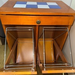 ゴミ箱兼作業台の画像