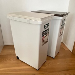 ゴミ箱　20L 連結　キャスター付きの画像