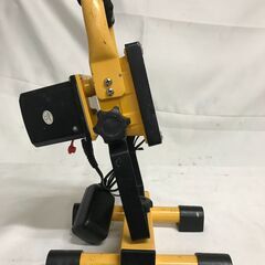 【北見市発】ネクセル 充電式LED投光器 黄色 アウトドア キャンプ 作業灯 DIY (D6189w)の画像