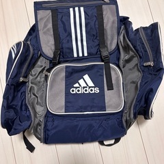　修学旅行　アディダスリュック、adidasリュック、リュックサック、大容量　の画像