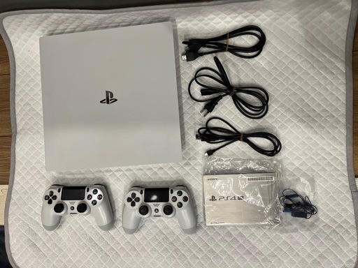 値下げしました！PlayStation4Pro本体【コントローラー2個付属】 おまけ付き！