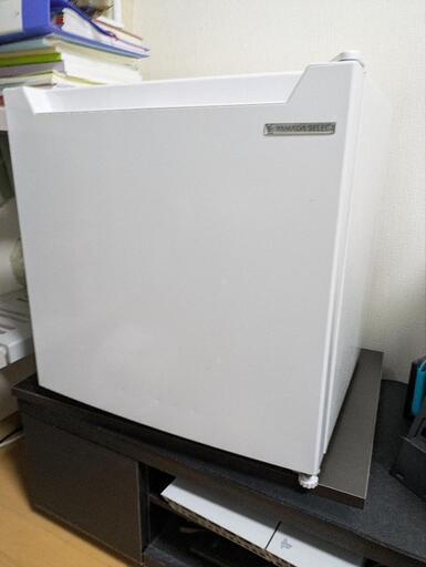 小型 冷蔵庫 1人用 キューブ型