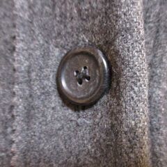 グレーのコート・フード付きコートの画像