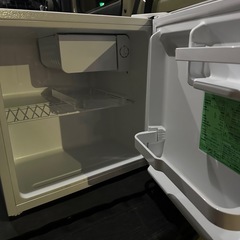 【美品】2022年式　YAMADA冷蔵庫の画像