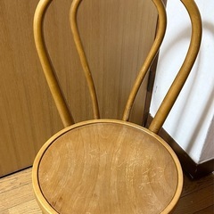 座面が低いダイニングチェア　2脚セット　木製　の画像