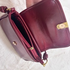 【超美品】ショルダーバッグ レザー バッグ ハンドバッグ　赤　革　ワインレッドの画像