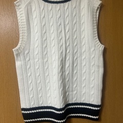 GU Vネックニットベストの画像