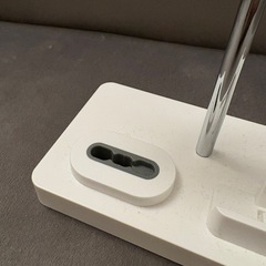 Apple Watch/Air pods/iPhone 充電スタンドの画像