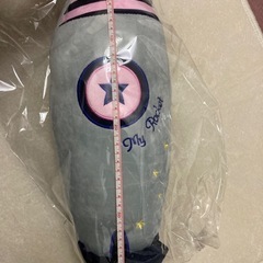 シートベルトクッション　抱き枕　ロケットの画像