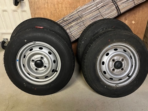 決定　タイヤ　ノーマル　恐らく　12インチ