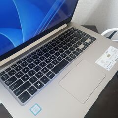 綺麗ASUS　高年式モデル　高性能Core i7　軽量薄型スリム...