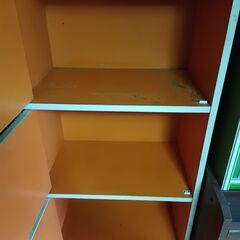 【無料】扉付きカラーボックス◆白×オレンジ◆コンパクトで収納力◎！の画像