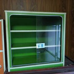 レトロな3段食器棚◆緑×白の可愛いデザイン◆小ぶりで便利！