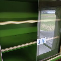 レトロな3段食器棚◆緑×白の可愛いデザイン◆小ぶりで便利！の画像