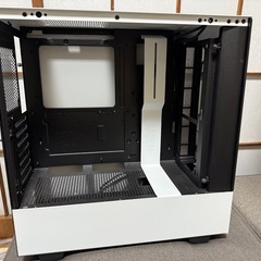 nzxt pc ゲーミング ケースの画像