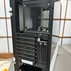 nzxt pc ゲーミング ケースの画像