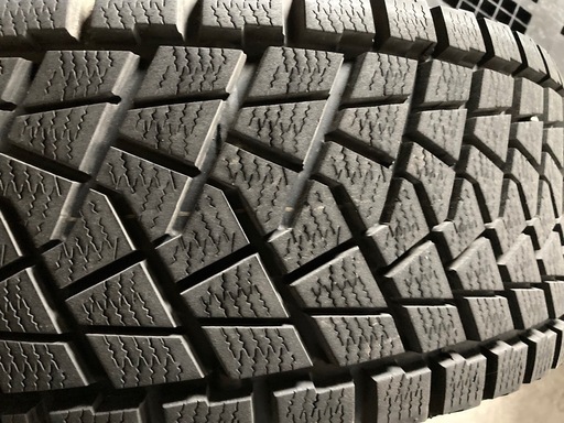スタッドレスタイヤ ホイール付き 
BLIZZAK 265/70R16
