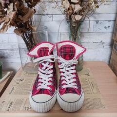 ハイカットスニーカー