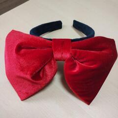 大きなリボン付きカチューシャ