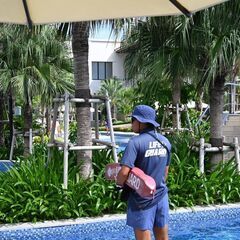 幅広い世代が活躍中／プール監視員／琉球ホテル＆リゾート名城ビーチ／週５勤務なら時給Up／交通費支給の画像