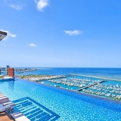 幅広い世代が活躍中／プール監視員／琉球ホテル＆リゾート名城ビーチ／週５勤務なら時給Up／交通費支給の画像