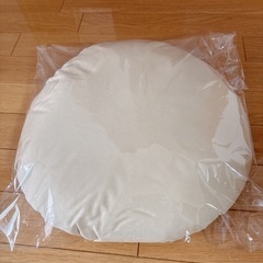 引き渡し先決定　新品　未使用　ラウンドクッションの画像