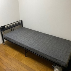 電源コンセント付パイプフレームベッド