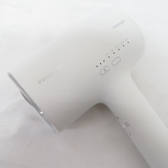 Panasonic (パナソニック) 理美容家電 パナソニック ヘアドライヤー ナノケア 高浸透ナノイー&ミネラル搭載 ウォームホワイト 【コンプオフ金沢野々市店】の画像