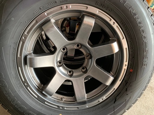 プラド！スタッドレス！ハイラックス！ランクル！265/65R17！23年！未使用に近い！17×7.5J +28 PCD139.7