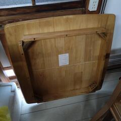 食卓テーブルの画像