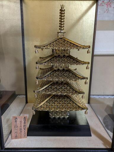 御縁を呼ぶと言われる！五重塔（5円玉でできています）
