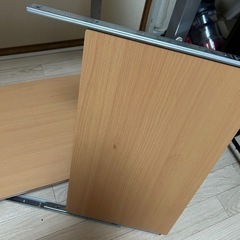 パソコンデスクの画像