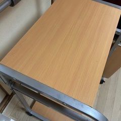 パソコンデスクの画像