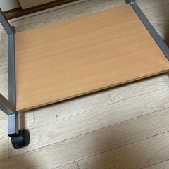 パソコンデスクの画像