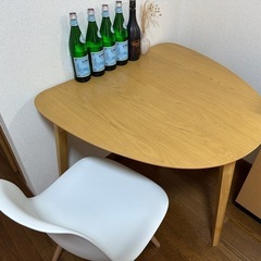 ダイニングテーブルと椅子(柏市、流山市、野田市への配達可能（有料）の画像