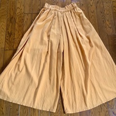 【used】ロングワイドパンツ　黄色　山吹色　綿　ゆったり　エレガント　ポケット付き　身長158cm〜の画像
