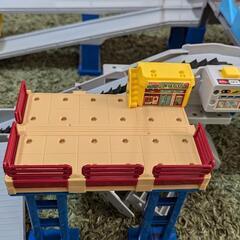 タカラトミー トミカ 2スピードでコントロール! トミカアクション 高速どうろの画像