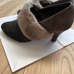 ファー付きショートブーツの画像