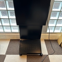 デジタルサイネージ　ディスプレイ　スタンドセット　　の画像