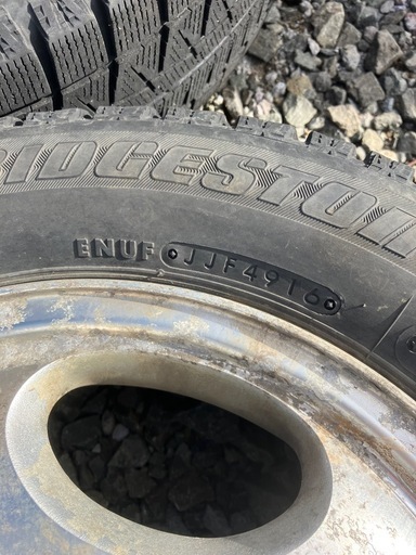 155/65R13  アルミ付きスタッドレスタイヤ