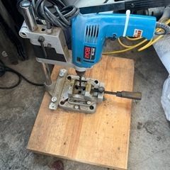 RYOBIドリル（振動付き）と台のセットの画像