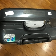 スーツケースの画像